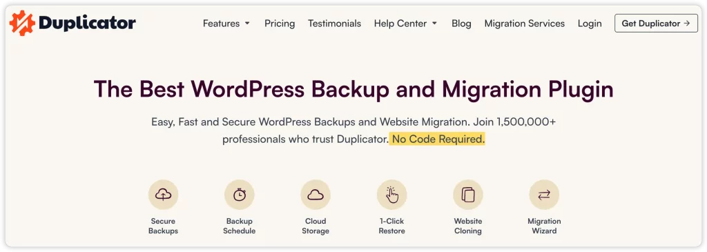 展示 Duplicator 插件官网首页,突出 WordPress 备份与迁移功能,含图标功能介绍。